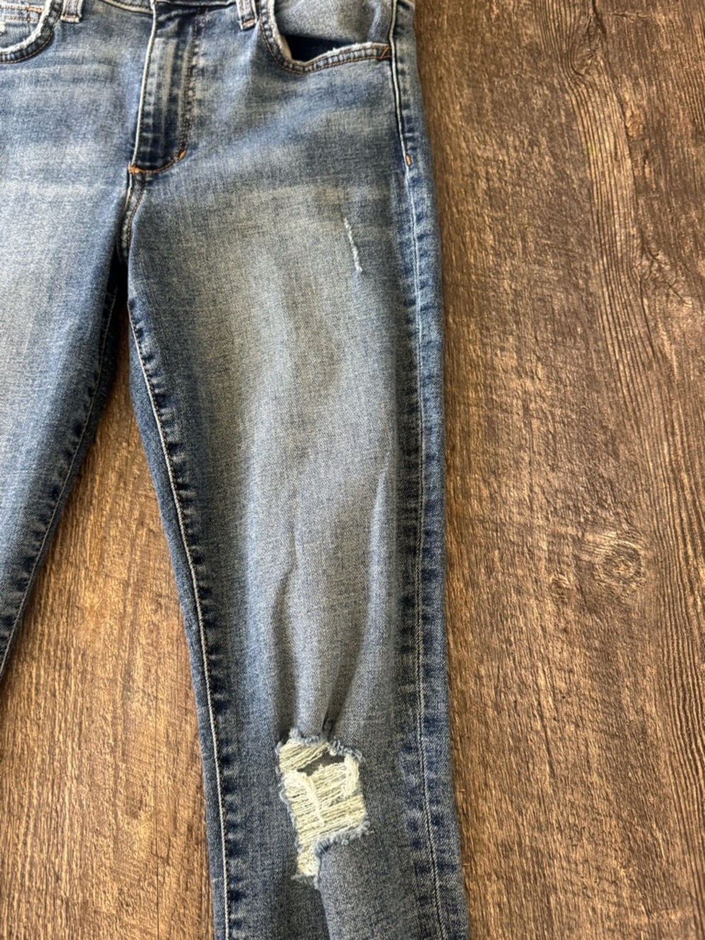 Joe's Jeans High Rise Curvy Skinny Ankle Distressed denim Jeans Size Medium NWT - Picture 2 of 5